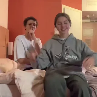 🥸