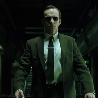 🕴