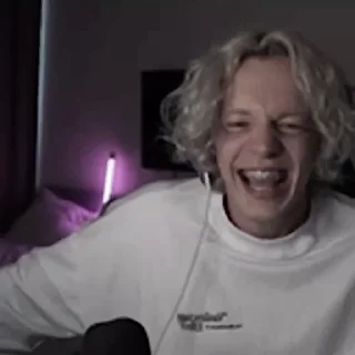 😂