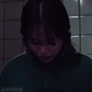 😭