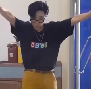 🕺