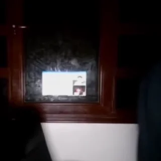 😐