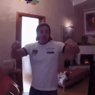 🥳