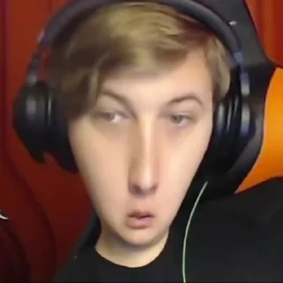 👽
