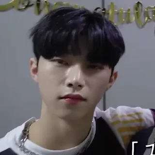 😑