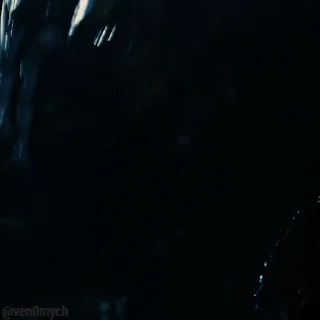 😠