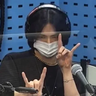 🤘