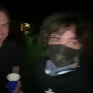 😶