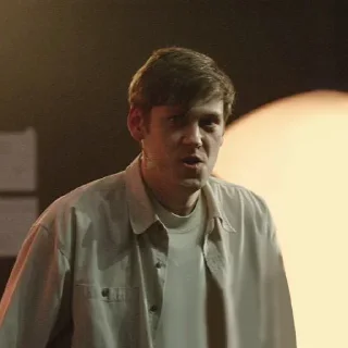 😠