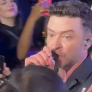 👀