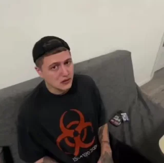 😭