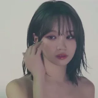 Chaewon by @Lamafluffy