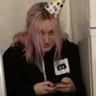 😧