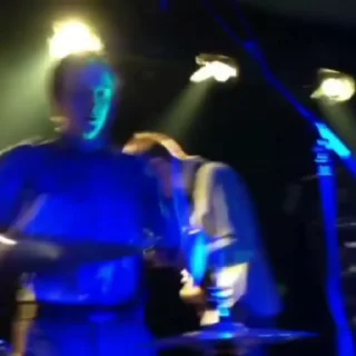 😈
