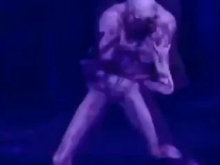 🕺
