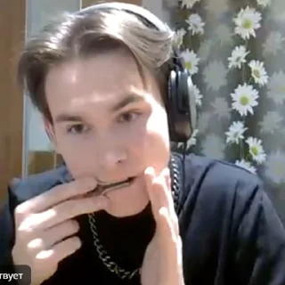😶