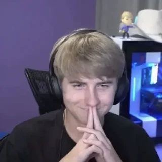 😈
