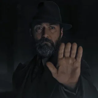 🎬