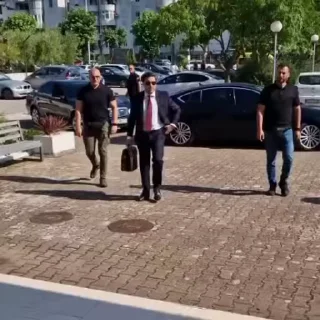 😎
