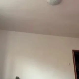 😨
