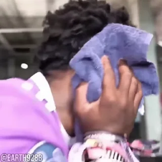 😢