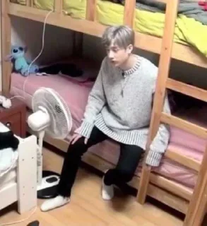 😔