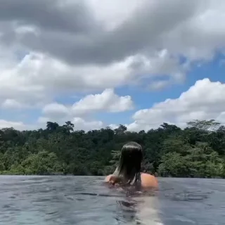 🏊