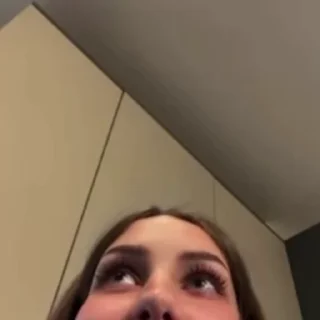 😈