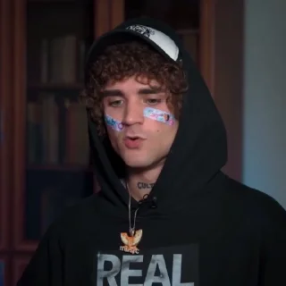 😗