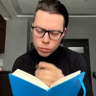 📚