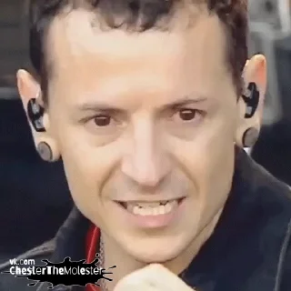 😈