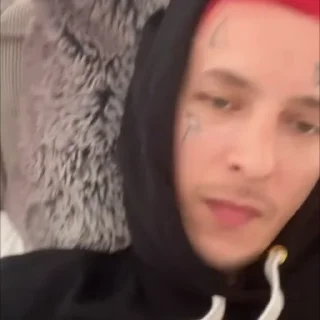 👹