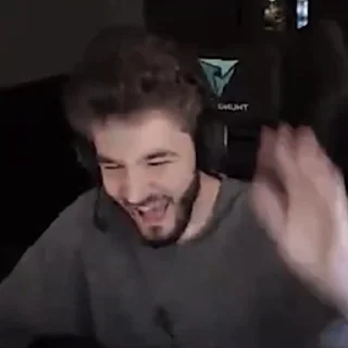 😂
