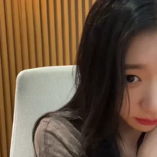 chaeryeong((🥧)>> @kp0pstickers :: @fStikBot