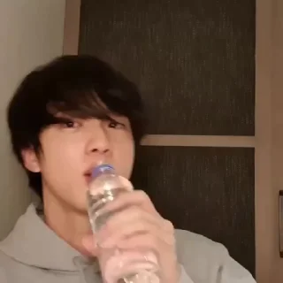 😐