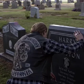 ⚰