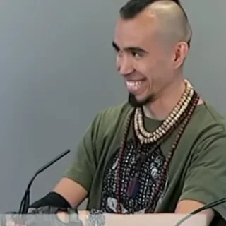 🤨