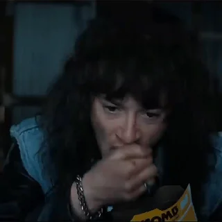 😣