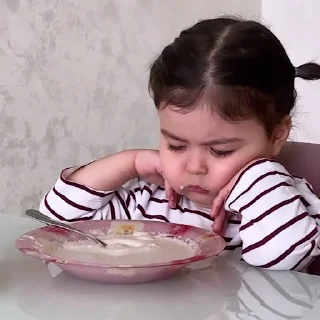 😣