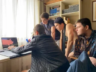 💻
