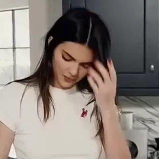 😐