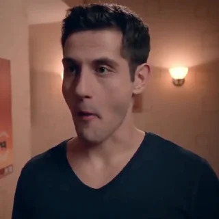 🤨