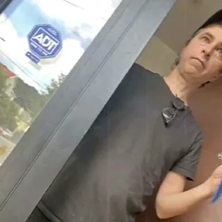 👴