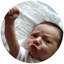👶