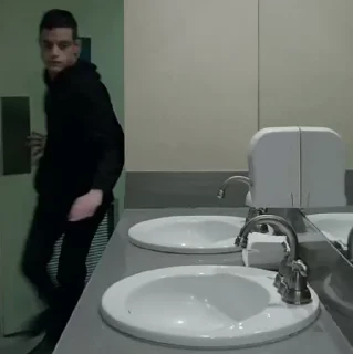 🤢