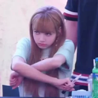 😐