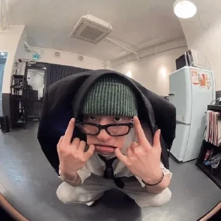 🤘
