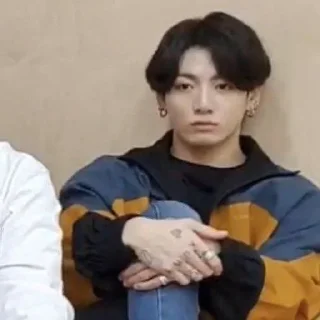 😐