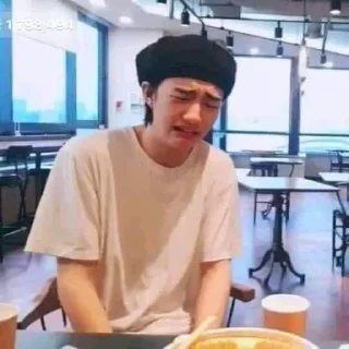 😭