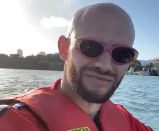 😎